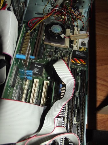 Gaming Computer Windows 98 Pentium S 166MHz - Picture 11 of 15