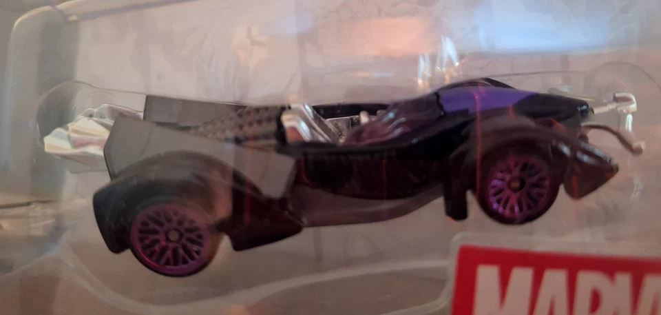 Hot Wheels 2013 Character Cars Marvel Avengers Hawkeye - Image 3 of 3