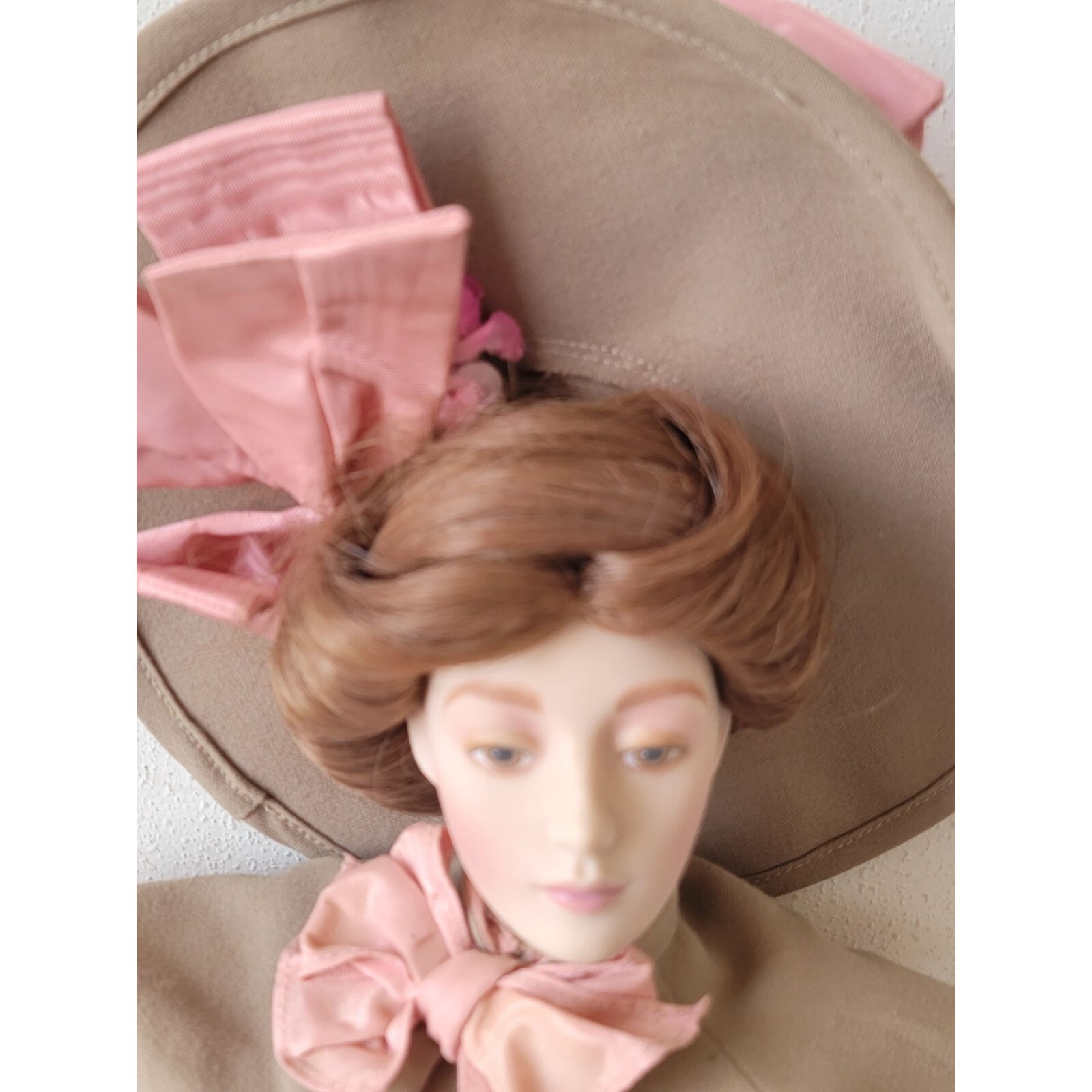 Franklin heirloom day at the race Gabriella porcelain doll collectible