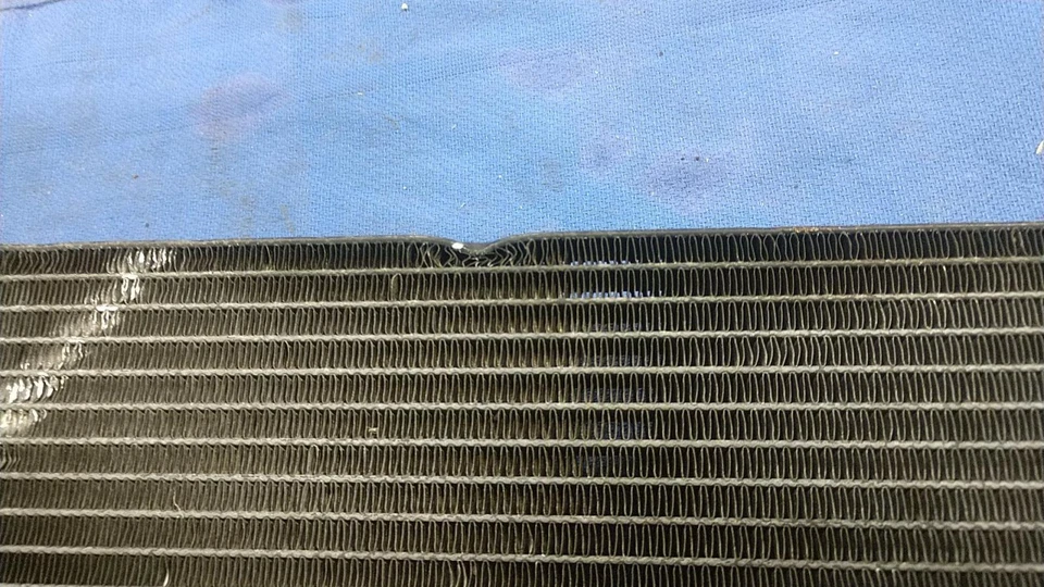 Condensador OEM para Ford E100 Van Assy Edge Dent Foto 2 de 2