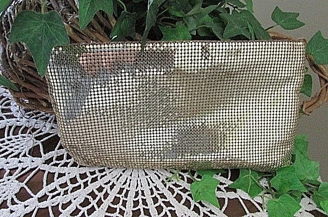 Bolso de mano WHITING DAVIS de malla metálica dorada EE. UU. Noche Baile de graduación Boda Foto 2 de 4