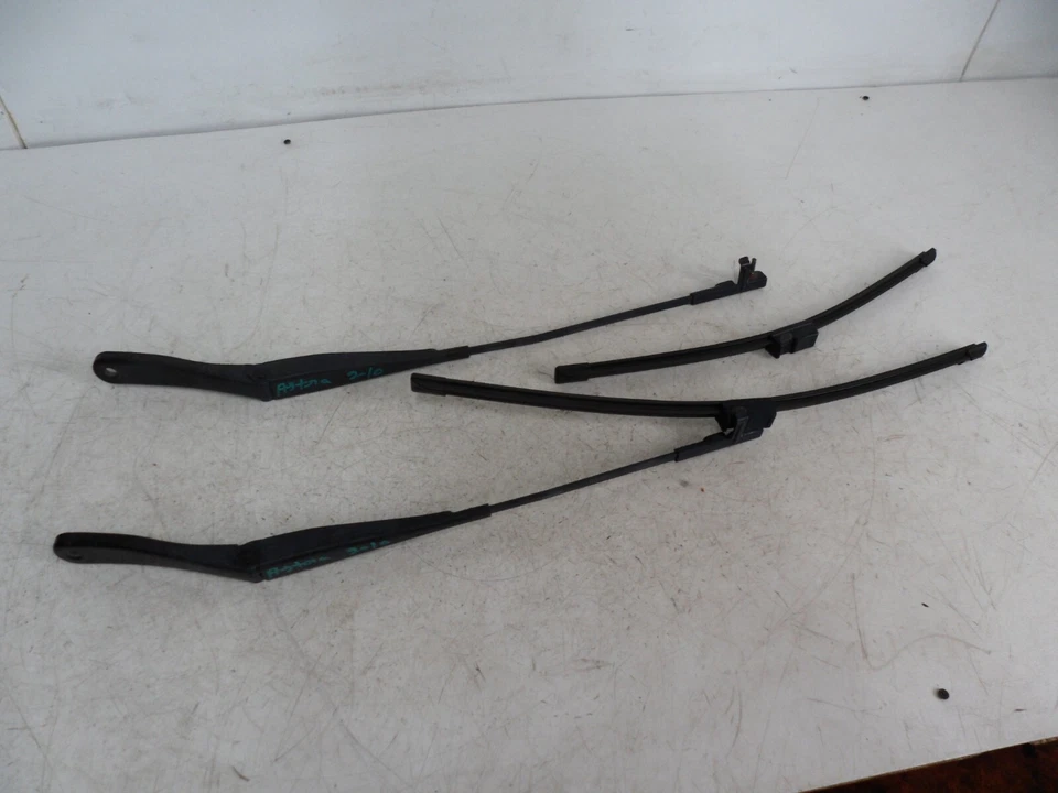 VAUXHALL ASTRA H MK5 2010 PASSENGER DRIVER FRONT WINDSCREEN WIPER ARM BLADE SET