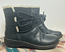 Stivali donna UGG S/N 1932 classici in pelle nera foderati in sheraling tg. 39/7