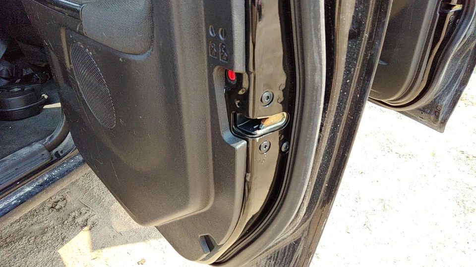 Pestillo puerta trasera derecha pasajero GMC Canyon 2004-2012 con varillas/cables trasero OEM Foto 2 de 4