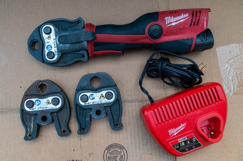 Milwaukee 2473-22 M12 Lithium-Ion Force Logic Cordless Press Tool Kit w/ 3 Jaws