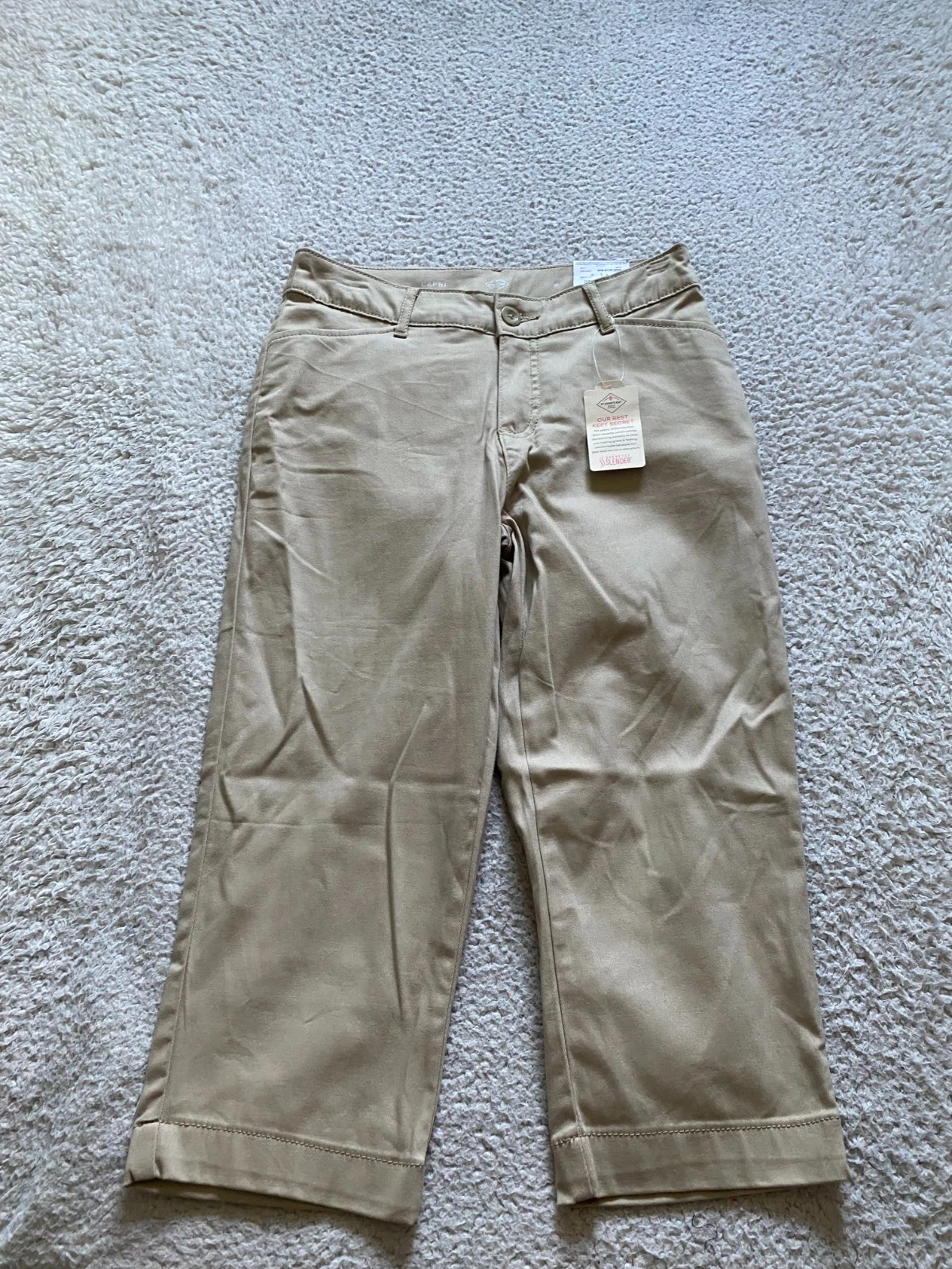 St. John's Bay Women Mid-Rise Capri Pants Beige Size 4 (28 x 19)
