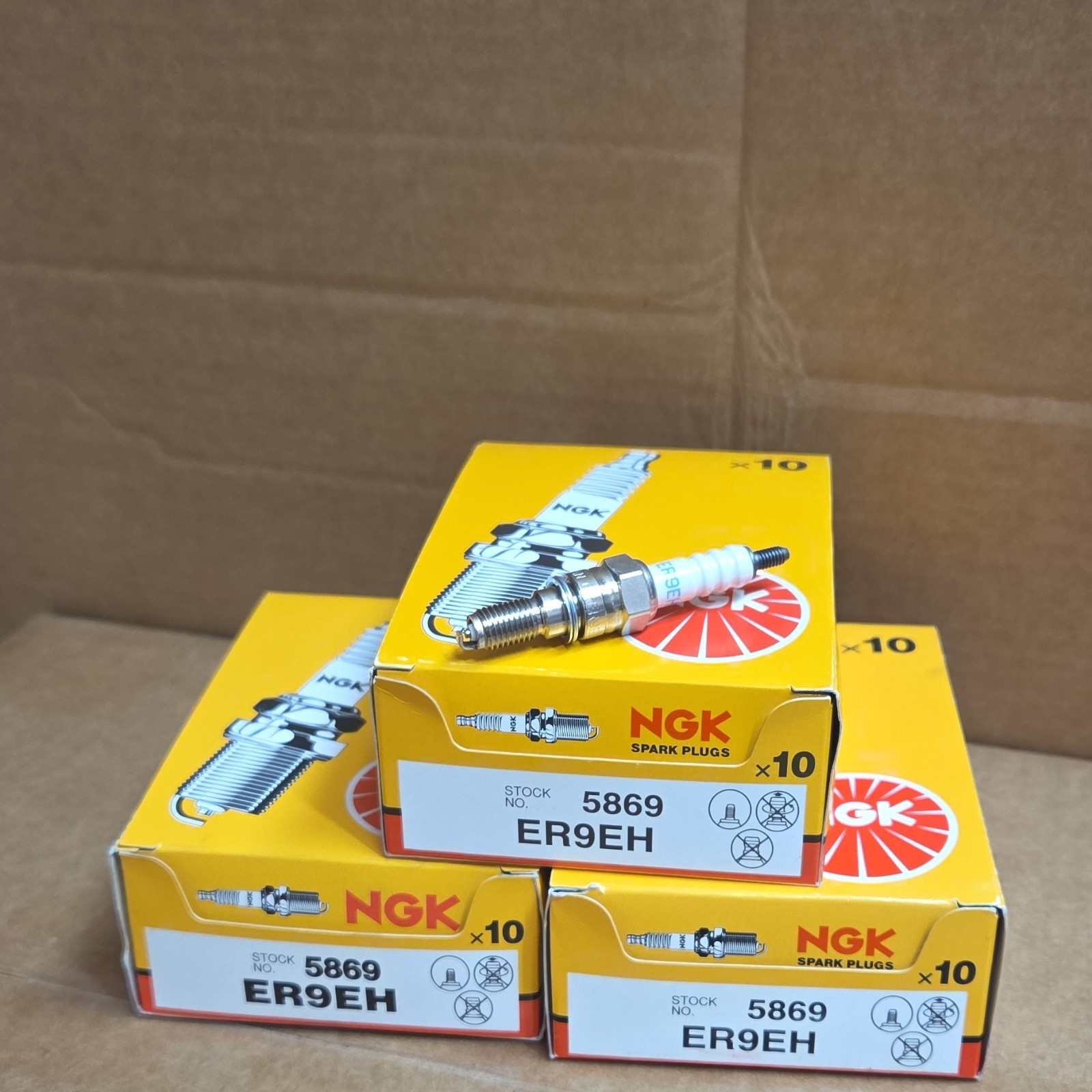 Set of 30 NGK ER9EH Spark Plugs