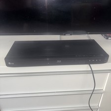 LG Network Blu-Ray Disc DVD Player Model BD550 Black No Remote