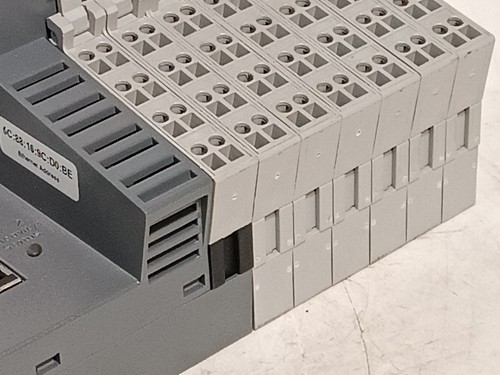 Allen-Bradley 1734-AENTR Gruppo I/O Point con 4 moduli e morsettiere - Foto 9 di 18