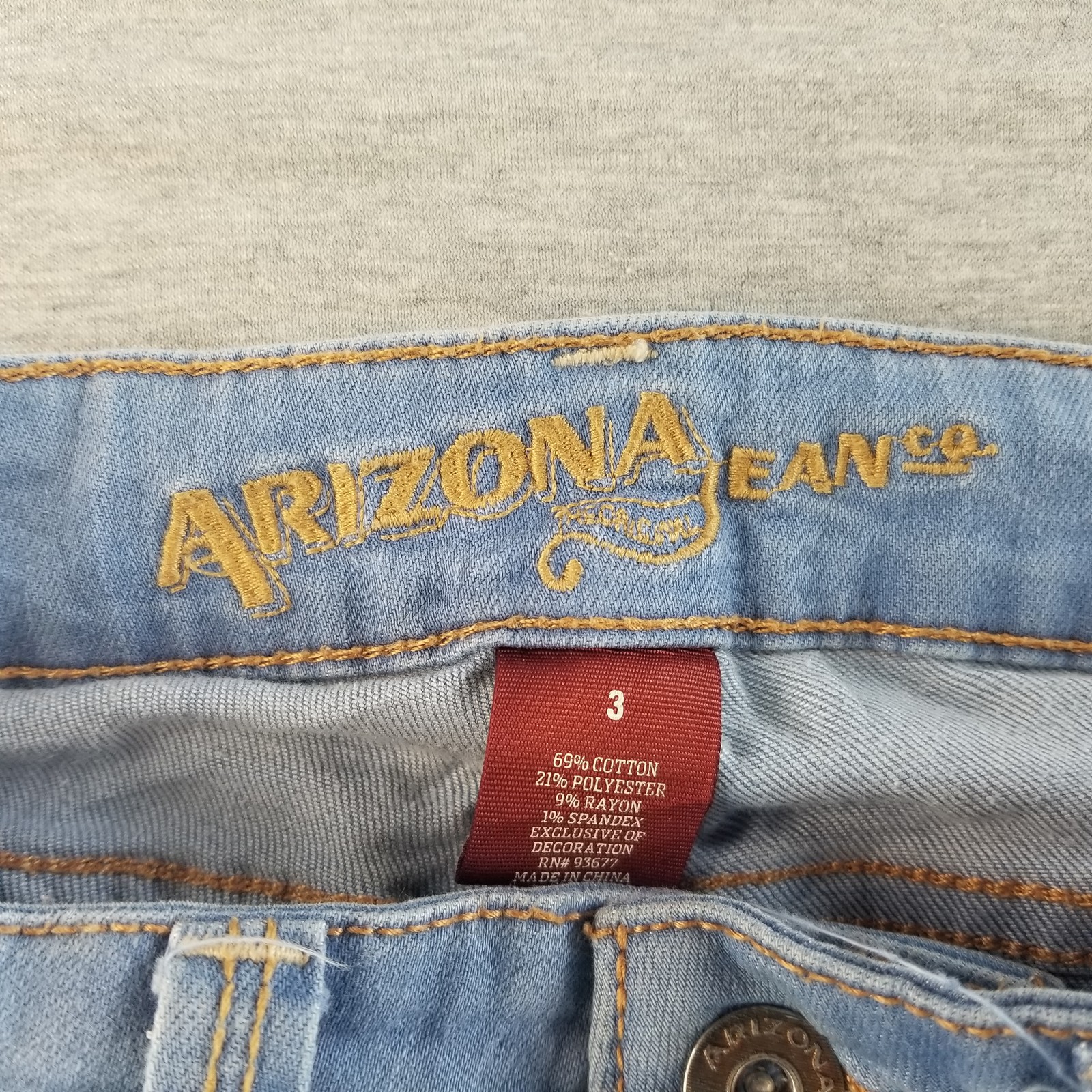 Arizona Jeans Women's Sz 3 Stretch Mat. LightWash Normcore Cute Stylish Trendy image 3