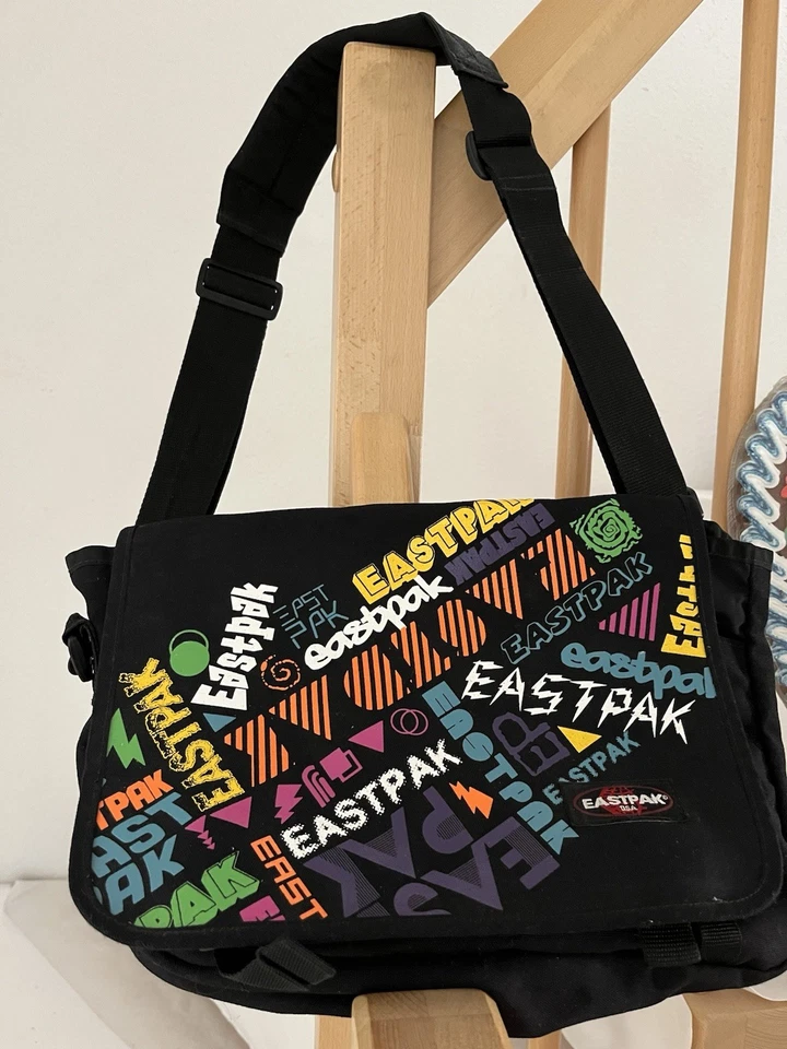 Tablet Bag Tasche Eastpak