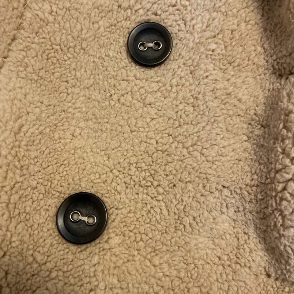 Chaqueta Sherpa C&C California Mujer Pequeña Tostada Peluche Polar Acogedora Abotonada Foto 4 de 4