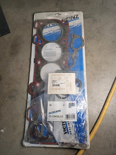 Victor Reinz 02-33435-03 Engine Cylinder Head Gasket Set