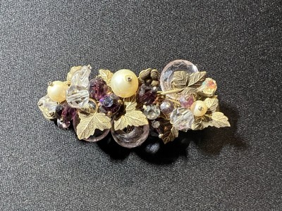 Miriam Haskell and Alice Caviness style, vintage unsigned brooch