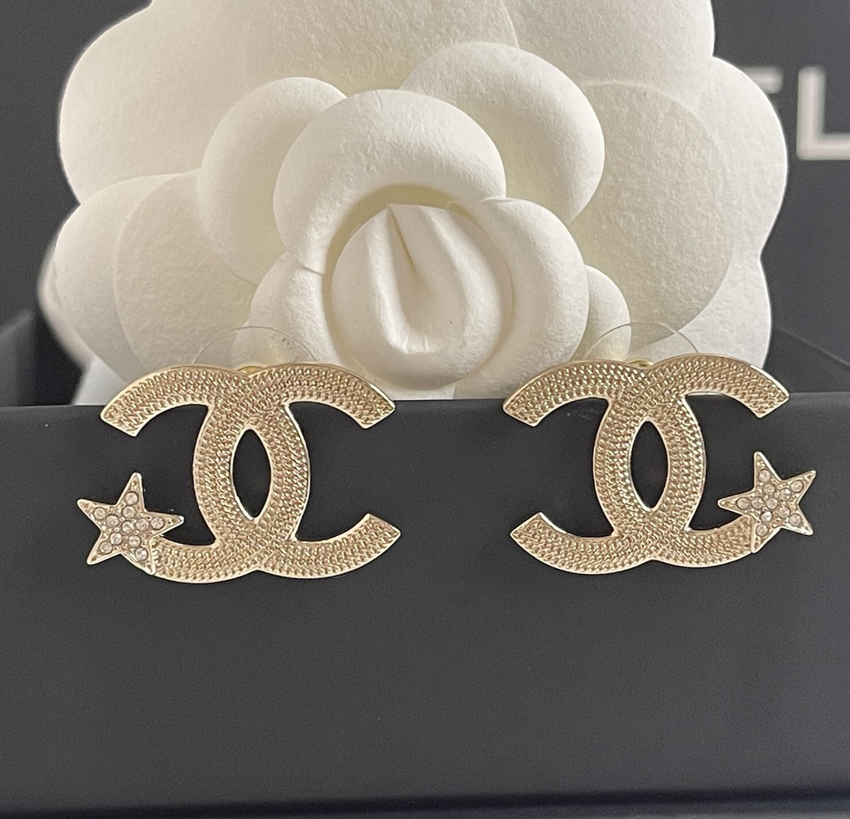 【CHANEL】シャネルロゴ スタッカー リング ★ 高級感あふれる s-l1200.jpg
