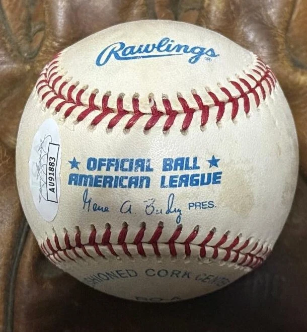 Bernie Williams Signed Autographed Official American League (OAL) Baseball: JSA - Image 2 of 2