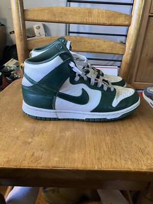 Size 8.5 - Nike Dunk High Australia