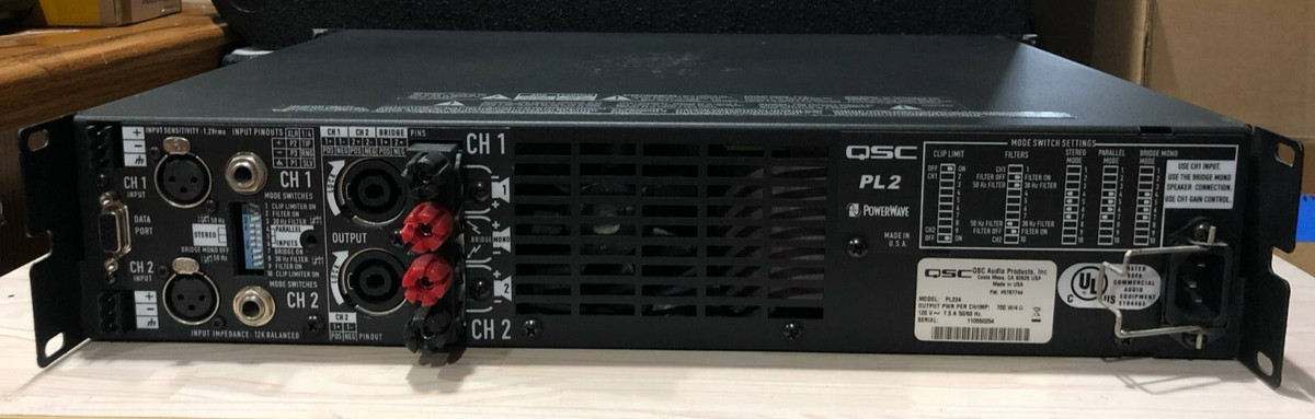 QSC PL224 Powerlight 2 Series 2400 Watt Professional Power
