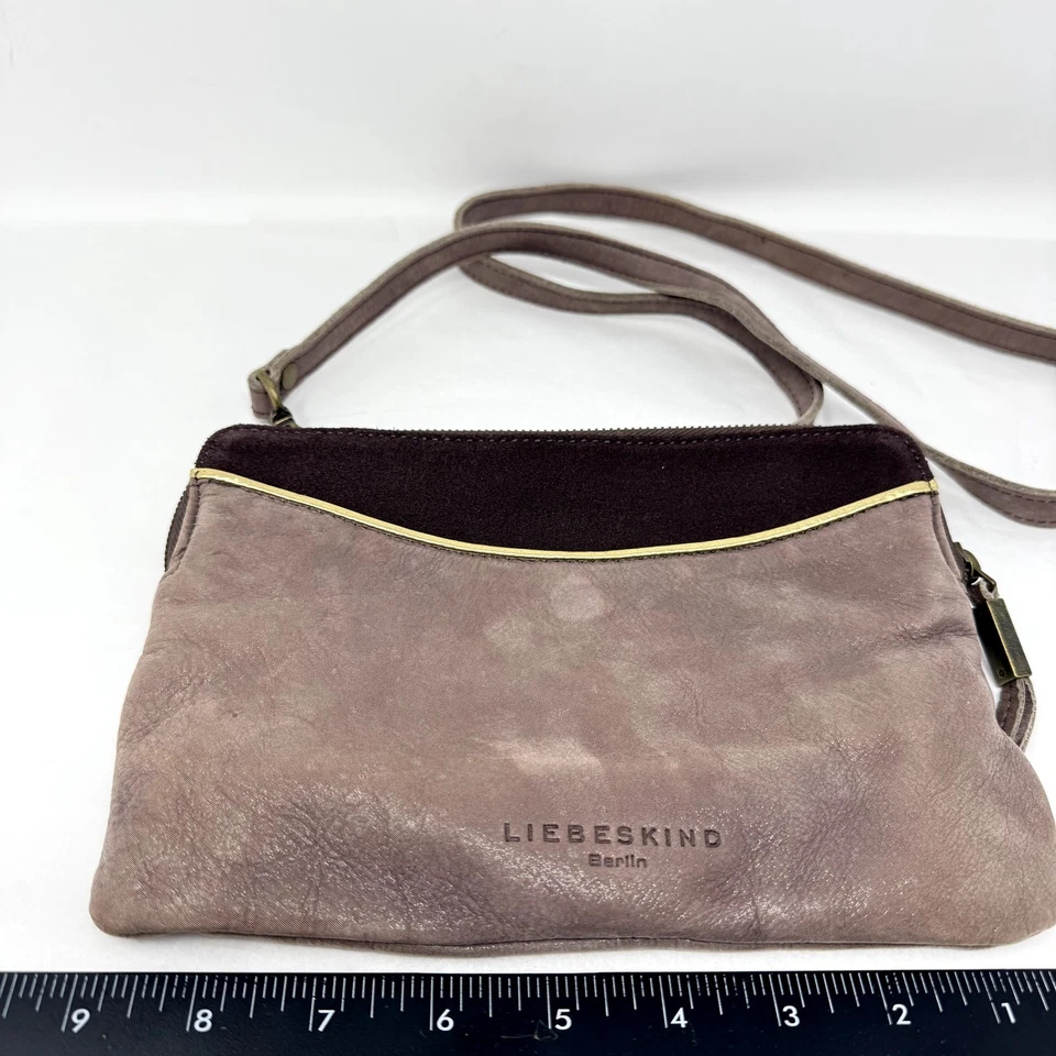 Liebeskind Berlin Crossbody Shoulder Flat Bag Purse Taupe Pouch Leather Suede Foto 2 de 4