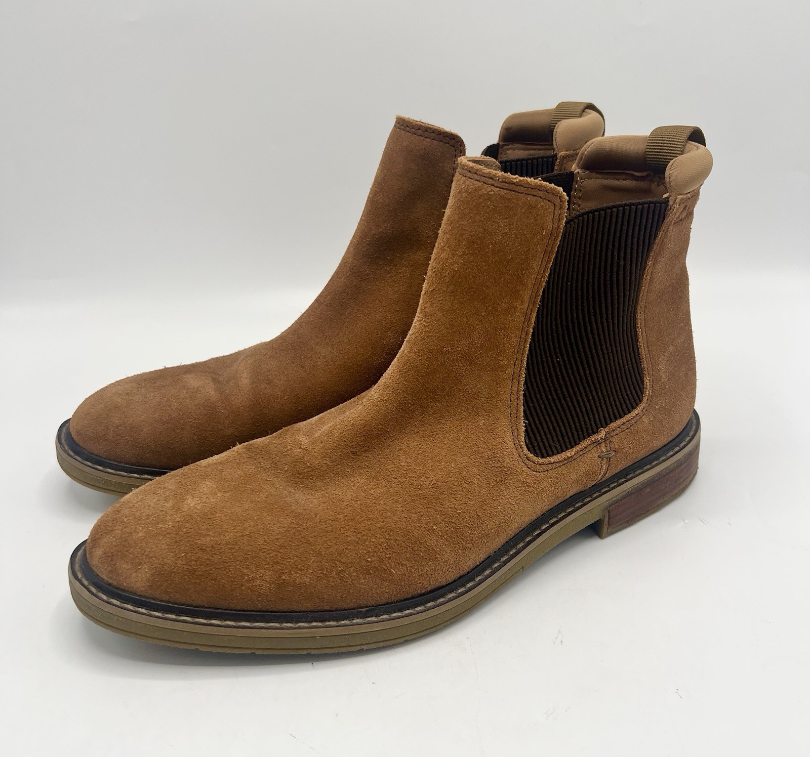 Clarks Clarkdale Hall Chelsea Boots UK 9G EU43 Cognac Suede Leather Mens VGC