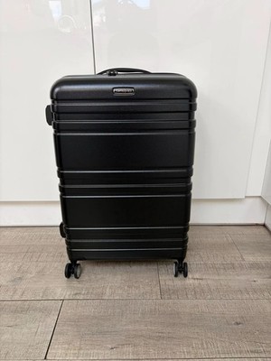 Mittelharter Samsonite Koffer mit TSA-Schloss und erweiterbarer Kapazität