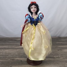 Genuine Disney Brass Key Keepsakes Collectible Porcelain Doll W Stand
