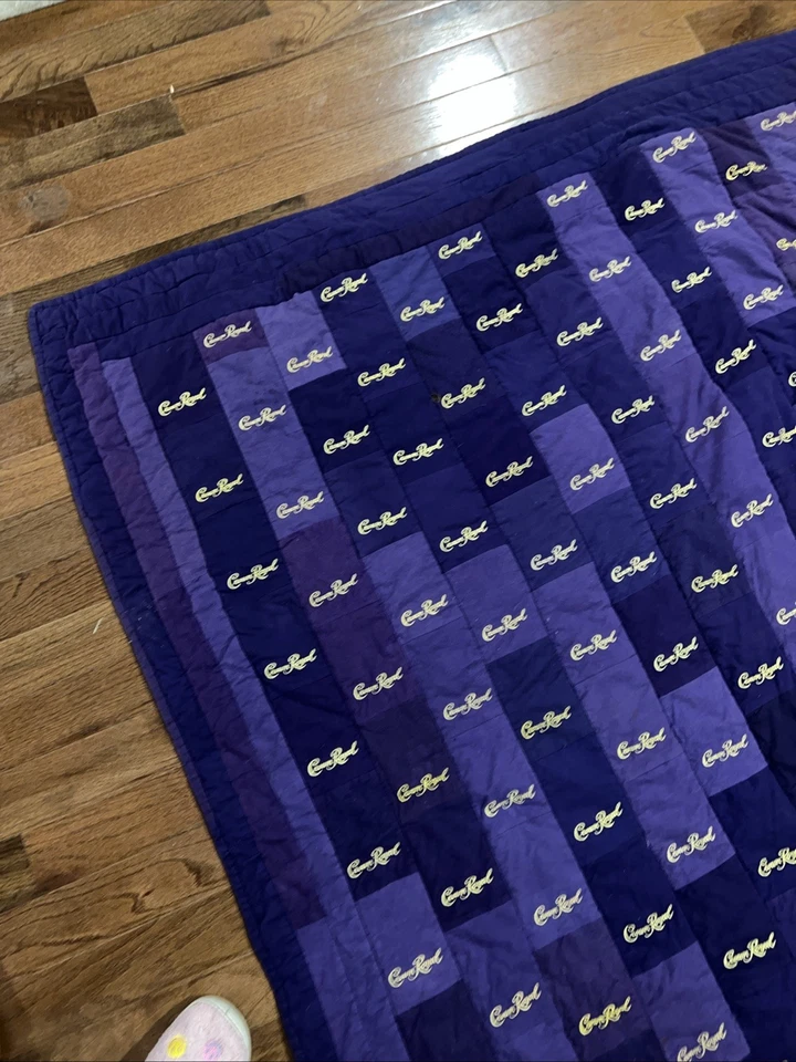 手工皇冠皇家包紫色和金色绗缝 59 英寸 X 69 英寸 — 第 4/4 张图片