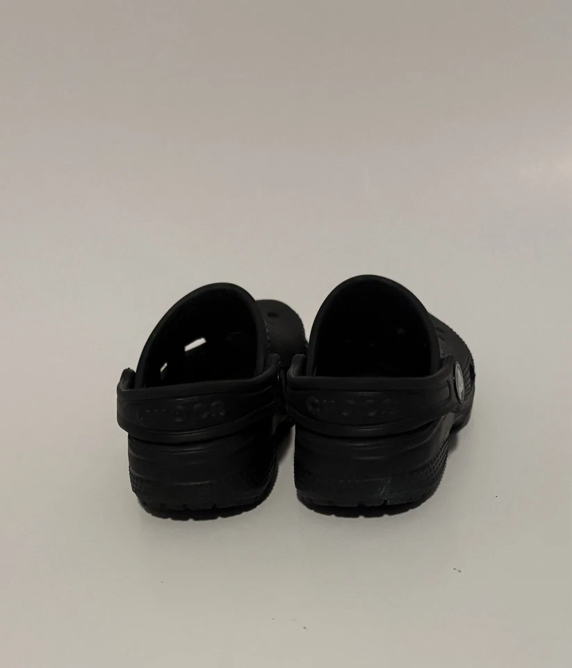 Zapatos sin cordones zueco negros clásicos crocs unisex talla c7 para niños pequeños Foto 3 de 4