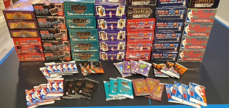 Lote a granel de 55 tarjetas de baloncesto antiguas de la NBA sin abrir en paquetes sellados NUEVAS Foto 3 de 4