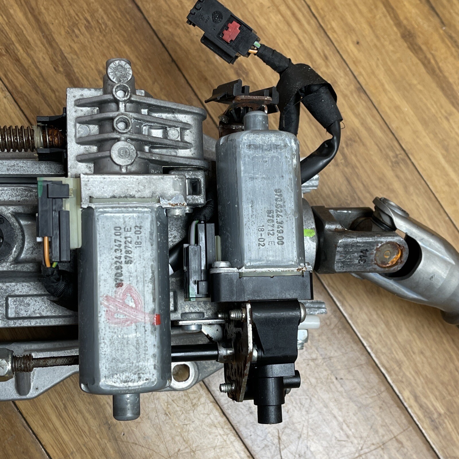 2017-2020 Maserati Levante Power Adjust Steering Column Shaft OEM