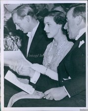 Queen Elizabeth Ii & Prince Philip Attend Formal Event Royalty 7X9 Press Photo