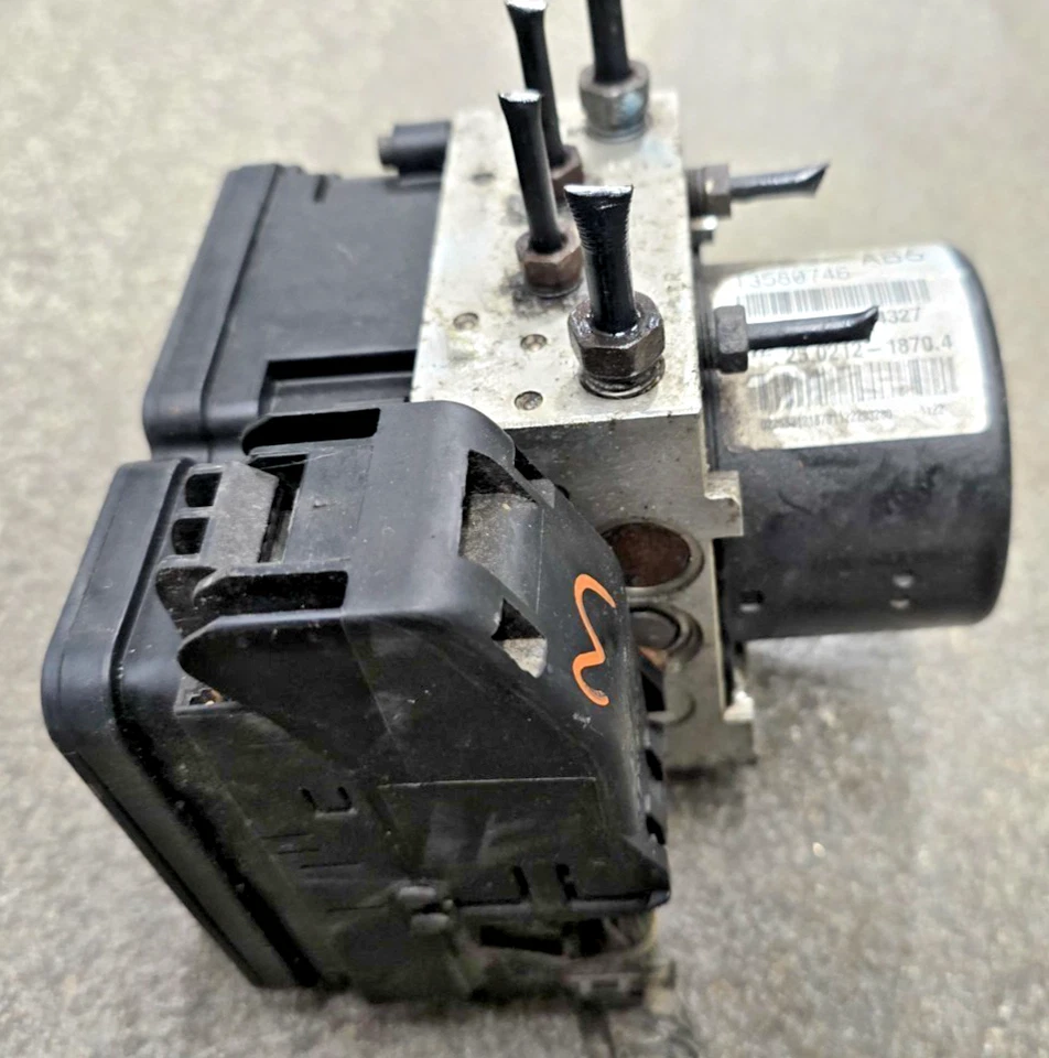 2010-2012 Chevrolet Colorado GMC Canyon ABS Anti Lock Brake Assembly 13580746 - Image 3 of 4