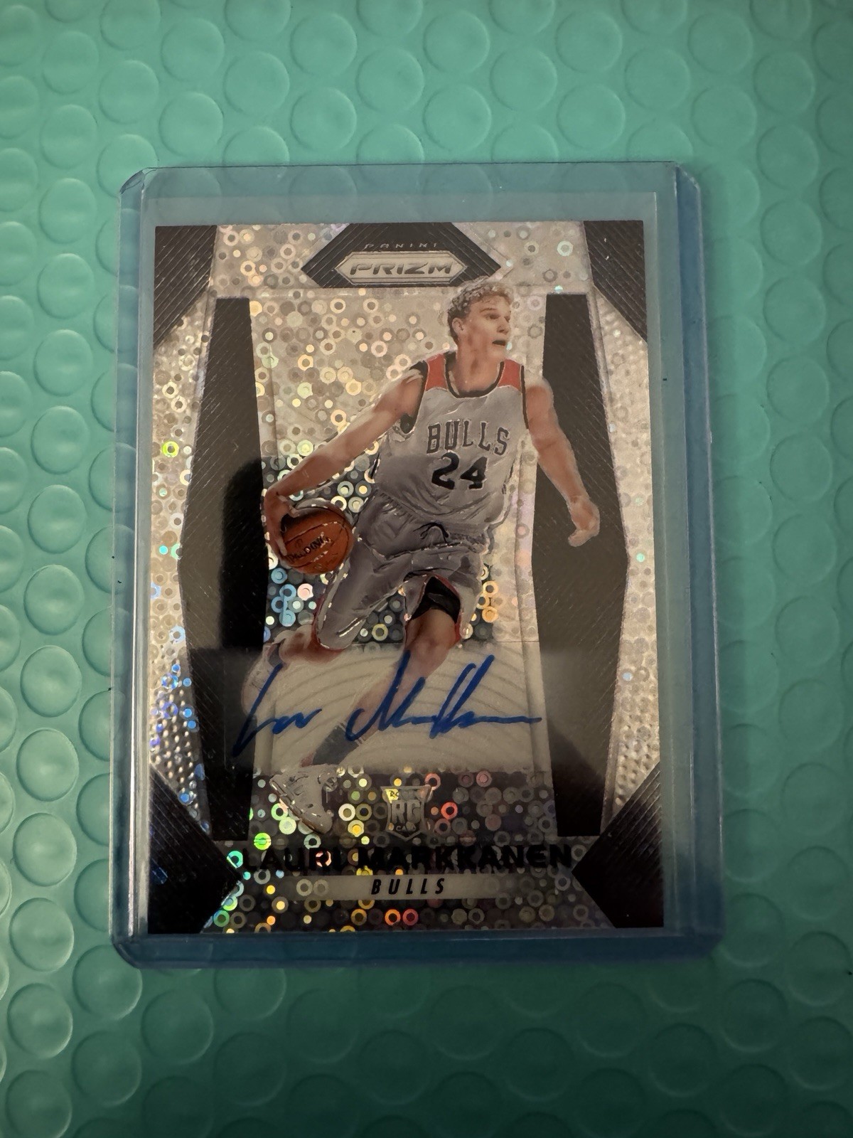 Lauri Markkanen 2017-18 Panini Prizm Fast Break Prizm Auto RC #247 ROOKIE Disco