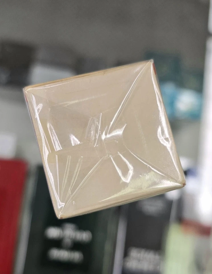 Sexy Young & Adventurous de GUESS 1,7 oz Eau de Toilette (Fórmula De Colección - Raro) Foto 3 de 3