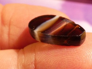 ANTIQUE SULEMANI BANDED AGATE BRIGHT DROP BEAD 17.8-10.2 MM LUSTREOUS SURFACE