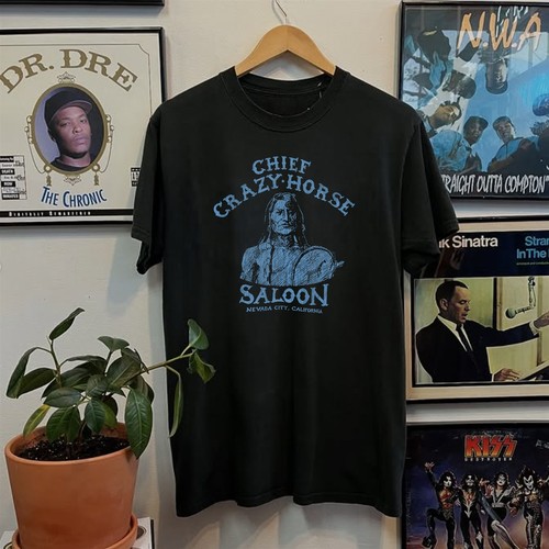 80s Chief Crazy Horse Saloon - Aged T-Shirt Black M