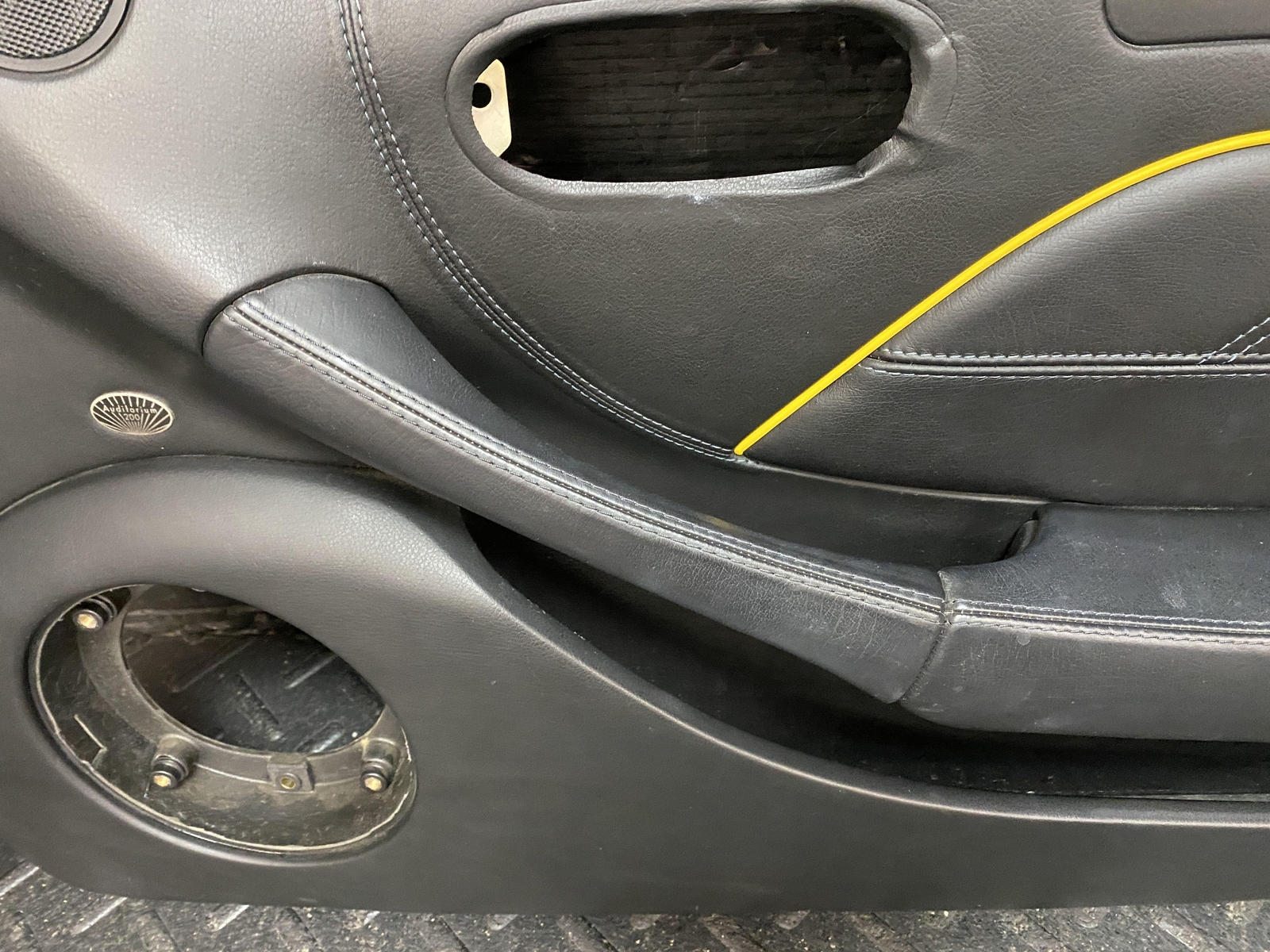 02-06 MASERATI SPYDER FRONT PASSENGER INTERIOR DOOR TRIM PANEL BLACK 66367100