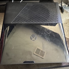 Microsoft Xbox 360 500gb E Console Bundle With 2 Controllers