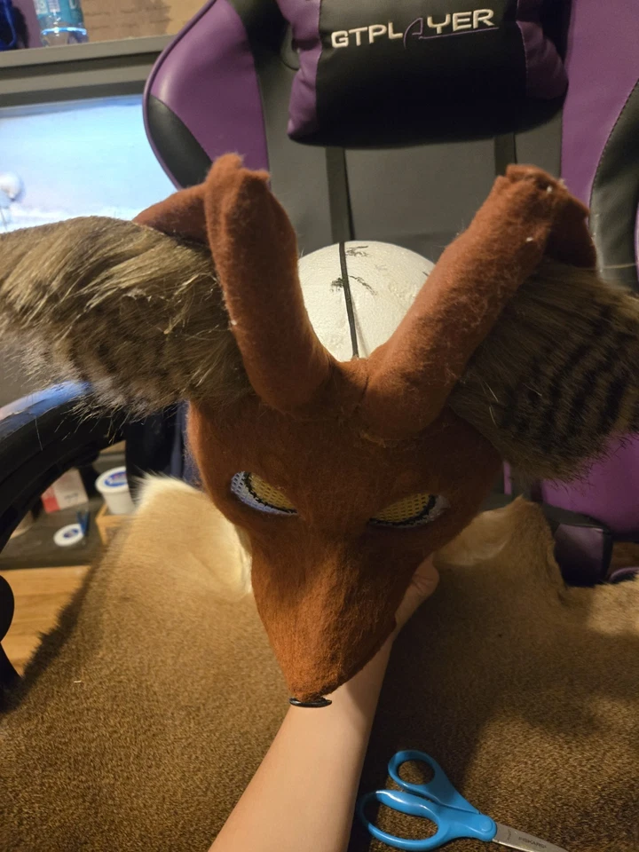 Linda máscara canina, peluda, Therian, marrón con fieltro, piel sintética y correa elástica Foto 4 de 4