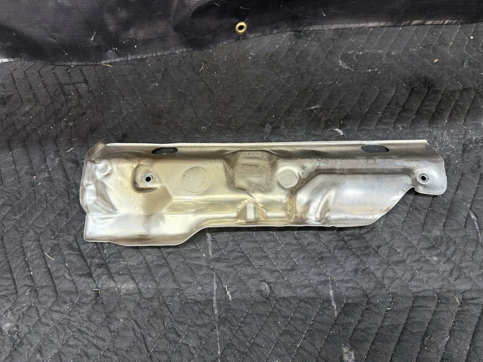 Par de protectores térmicos colector escape audi r8 17+ 5,2 l Foto 3 de 4