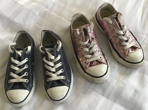 kids converse shoes size 2