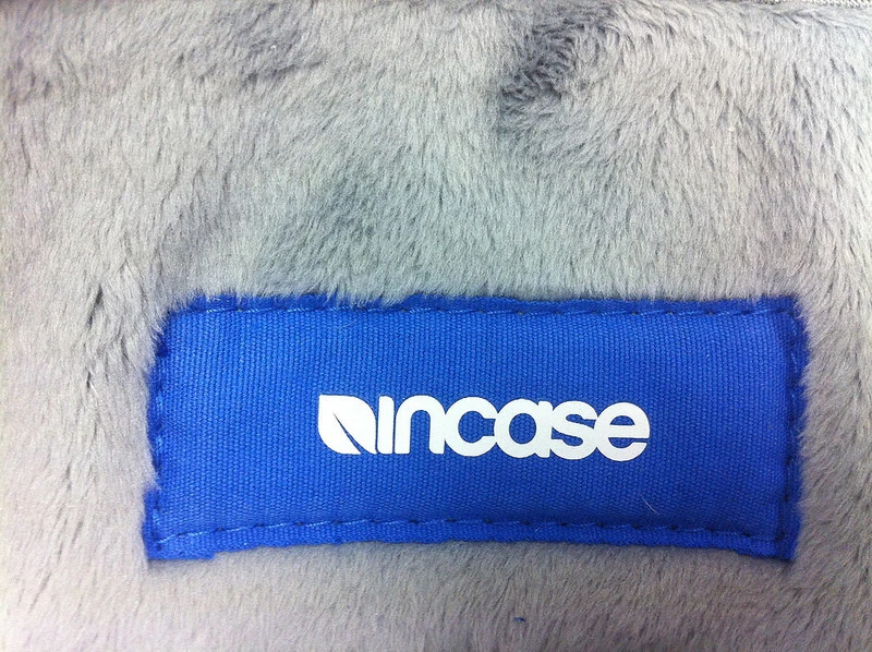 iPad Air 1 2 iPad 3 4 5 6 iPad Pro 9.7" Incase Sleeve Soft Slip Pouch Case Blue - Image 3 of 3