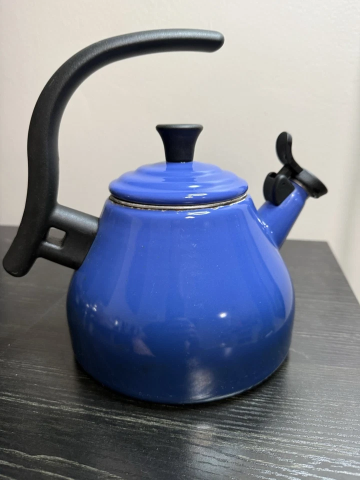 "Cobalt" LE CREUSET 1.6 Qt Enamel-on-Steel Whistling Chrysenth Tea Kettle NWT - Image 4 of 4