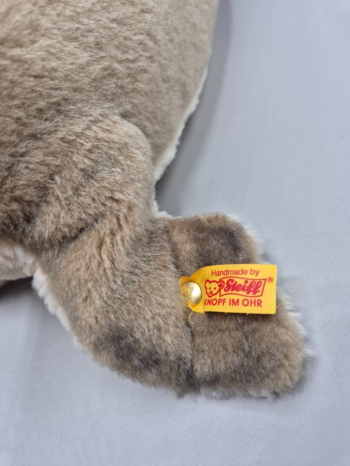 Steiff Robbe Robby Knopf im Ohr 063114 ca. 30cm Plüschtier Stofftier ✅ - Bild 2 von 4