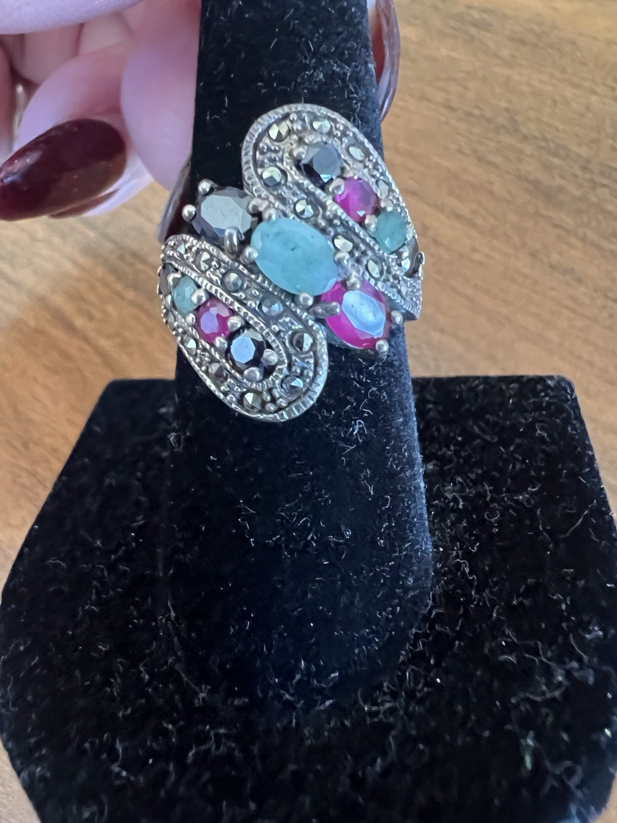 Beautiful authentic ring with multiple stones and… - image 1