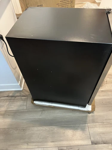 EdgeStar CWR302SZ 15"W 25 Bottle Built-In Single Zone Wine Cooler - Stainless - Picture 7 of 12