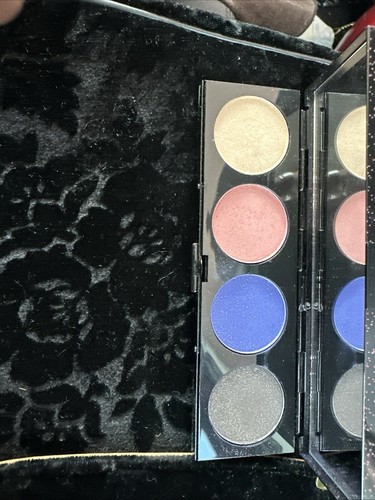 Hello kitty x mac cosmetics collaboration from 2008. In great condition - Picture 9 of 12