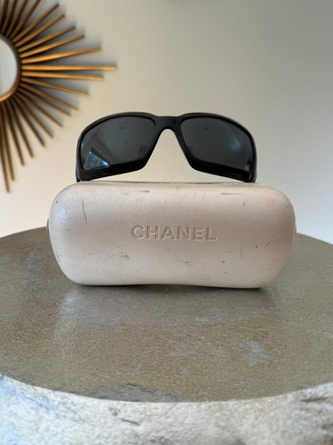 Chanel pearl sunglasses black - Gem Chanel pearl sunglasses black - Gem