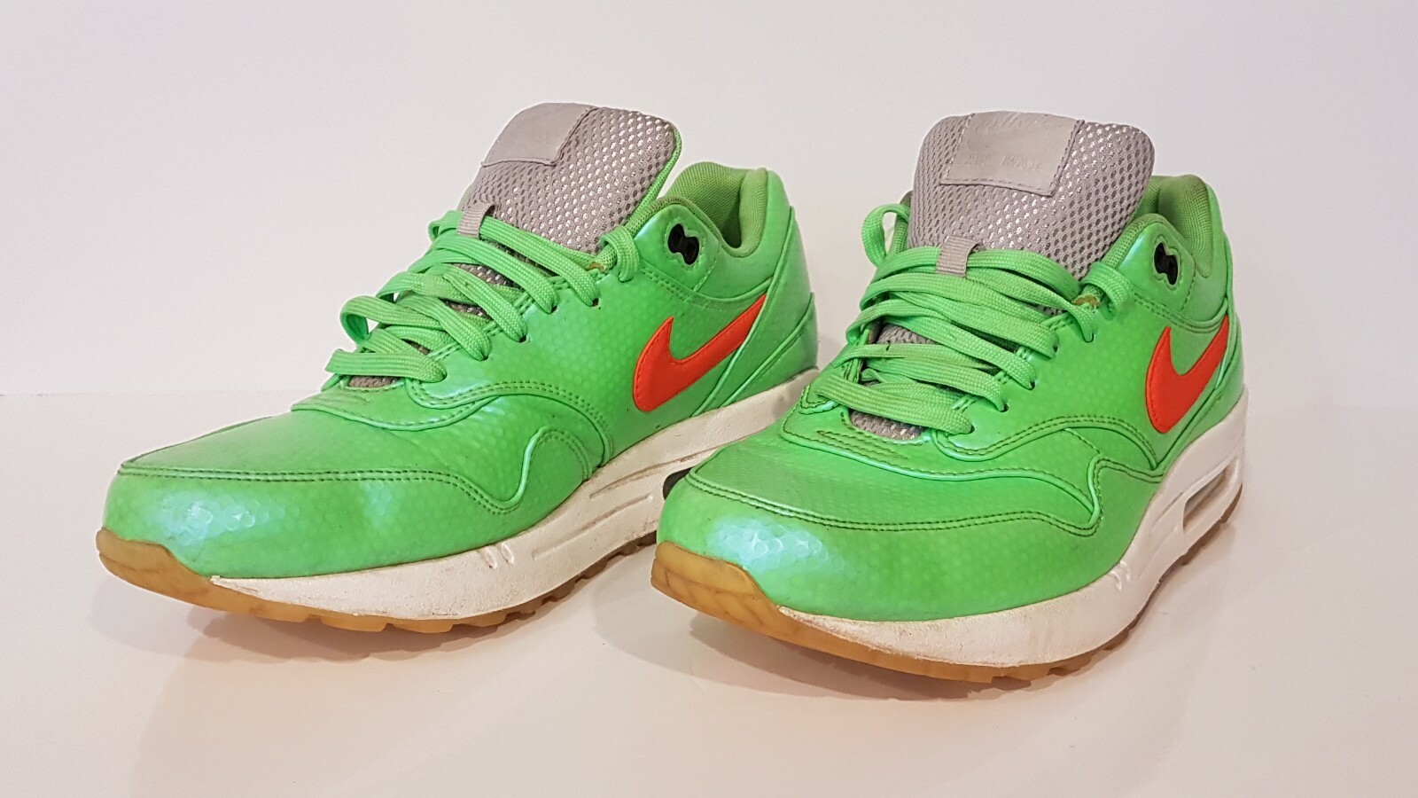 nike air max 1 fb quickstrike