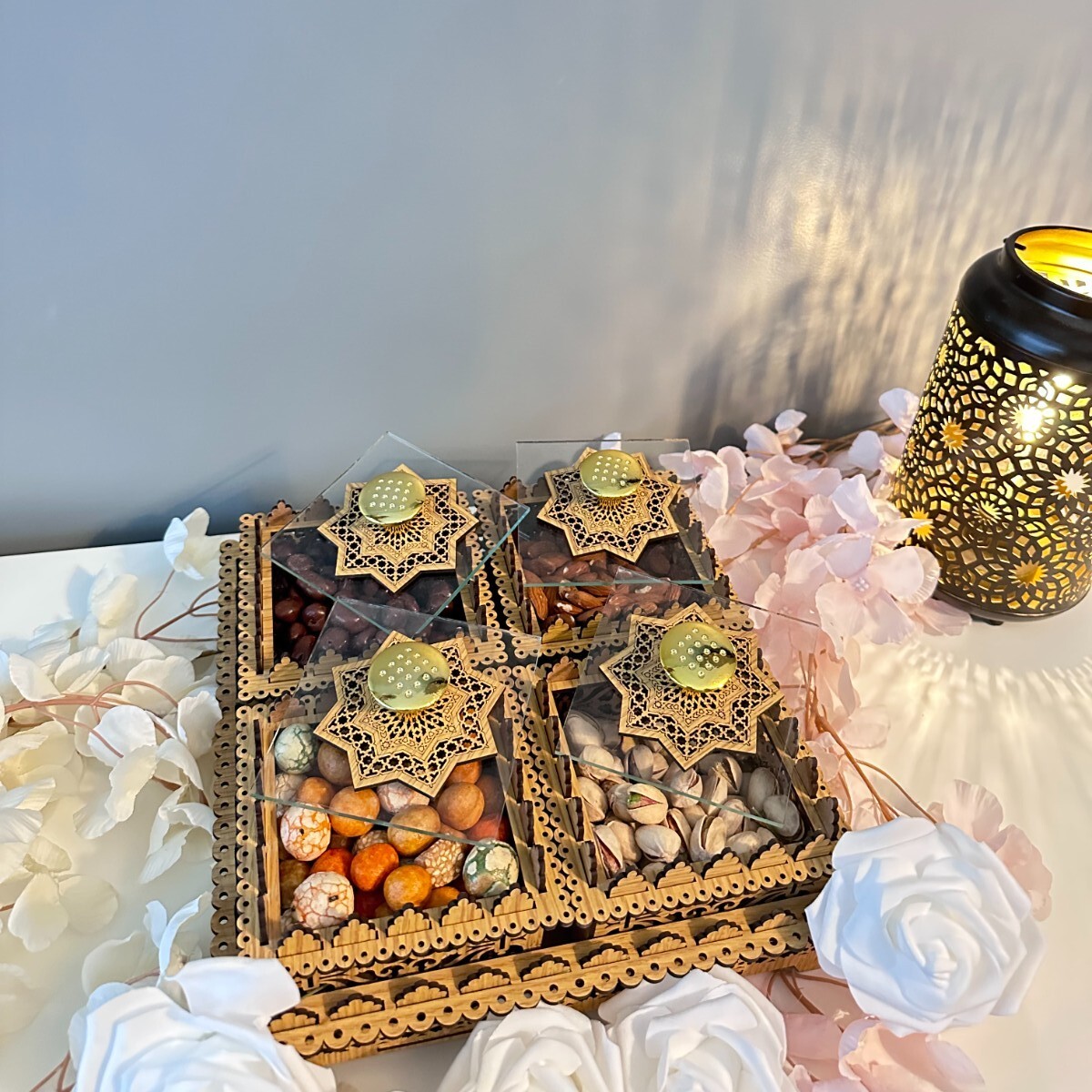 100 Pièces Mini Planches à Gâteaux, Carton Mousse Doré Rectangulaire Cupcake Dessert Présentoirs Plateau Assiettes à Dessert Base De Pâtisserie Pour Gâteau D'anniversaire De Mariage(S